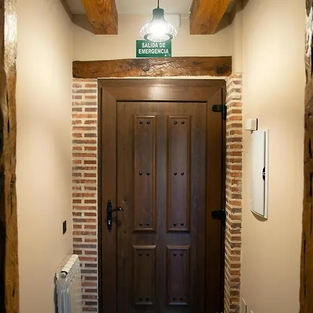Holiday home Zacarias Sardon De Duero